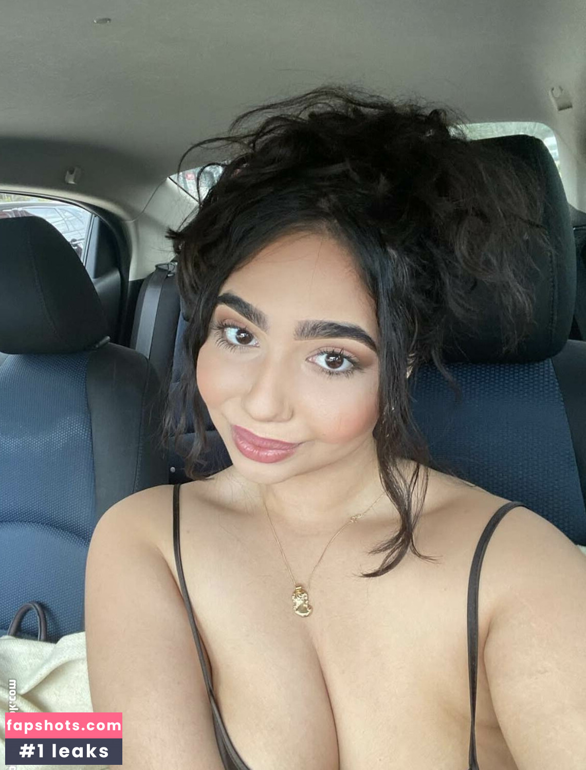 Middle Eastern And Desi Twerking