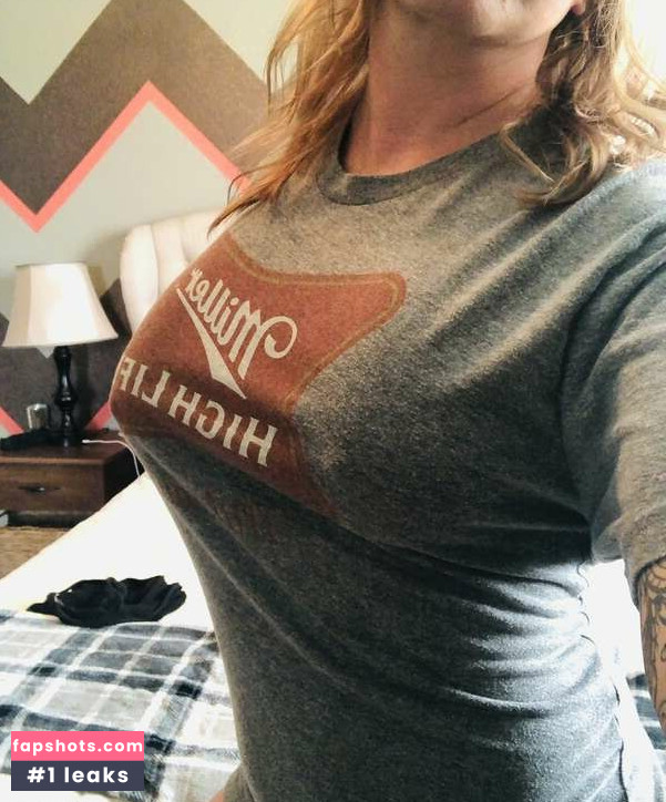 Midwest Mom nude babe gallery