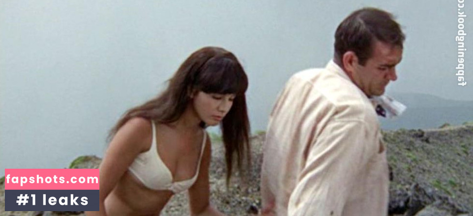 Mie Hama gallery photo #2