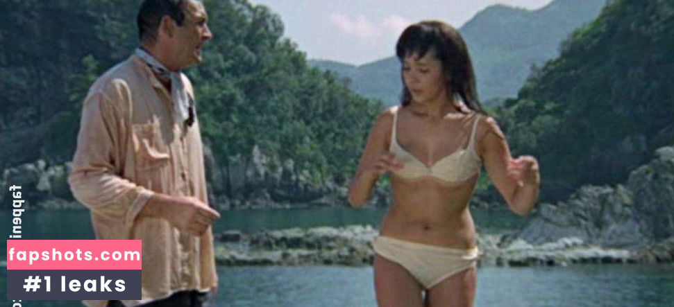 Mie Hama gallery photo #6