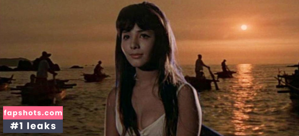 Mie Hama gallery photo #8