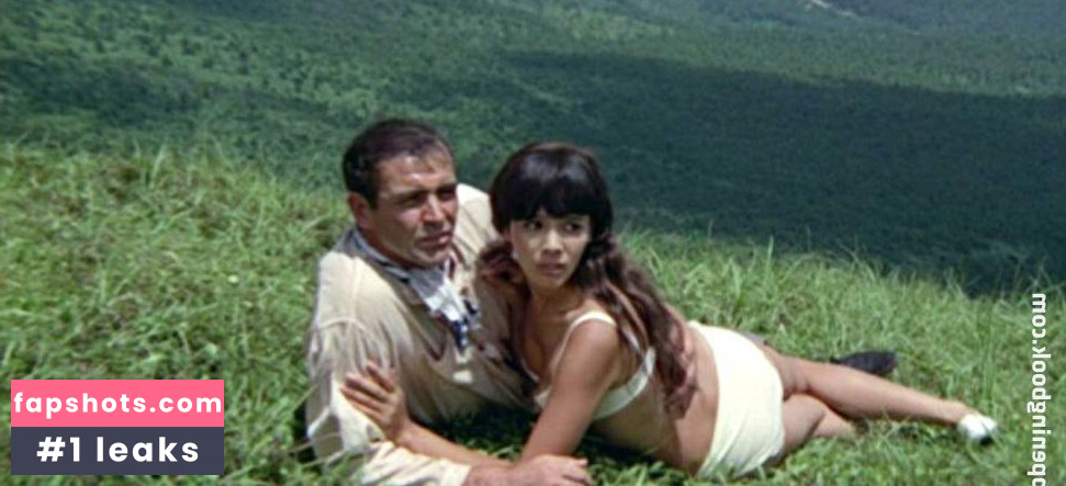 Mie Hama gallery photo #9