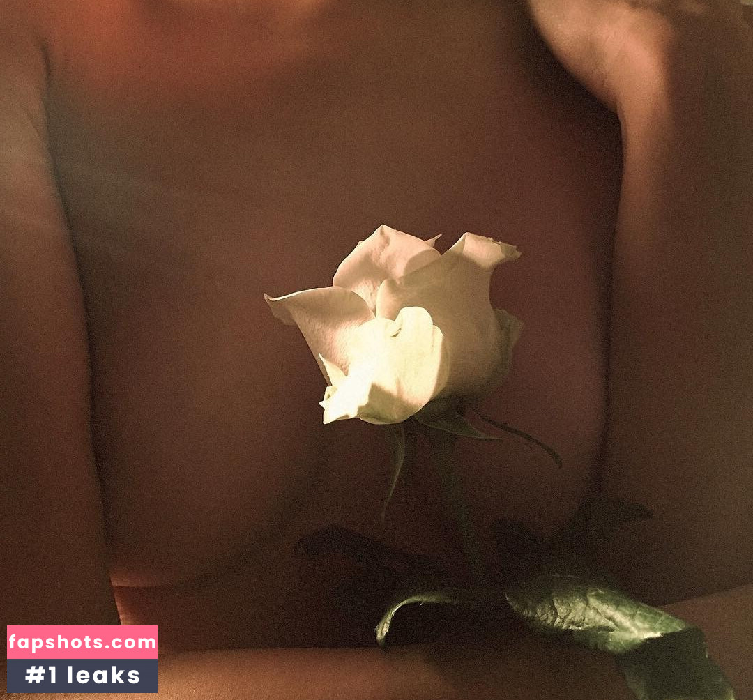 Mikaela Hoover gallery photo #23