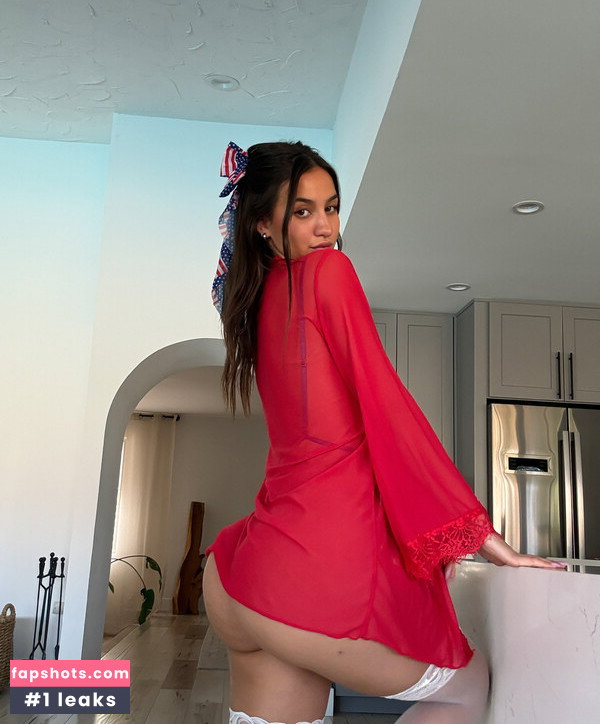 Mikaela Lafuente gallery photo #1643