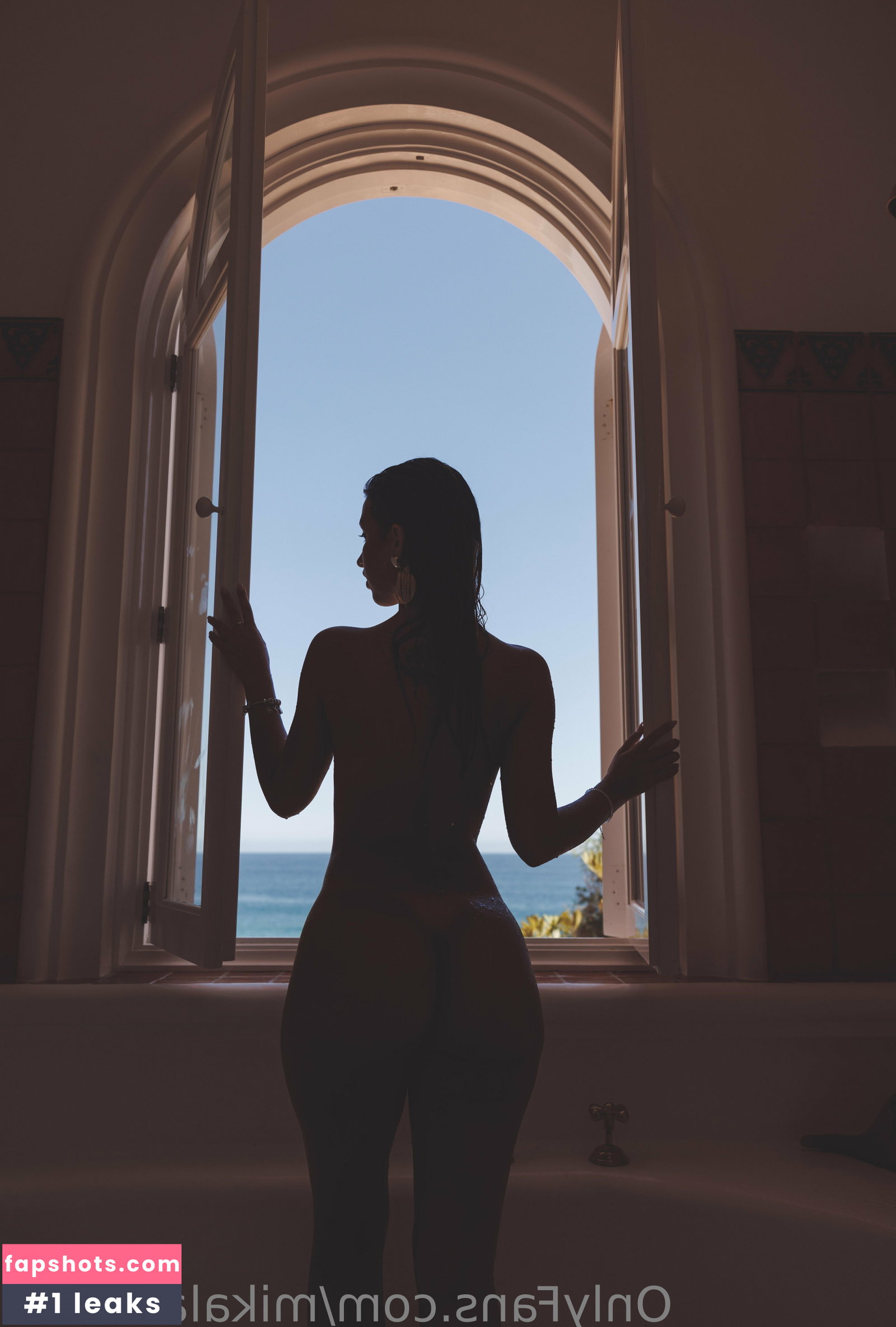 Mikaela Lafuente gallery photo #4438