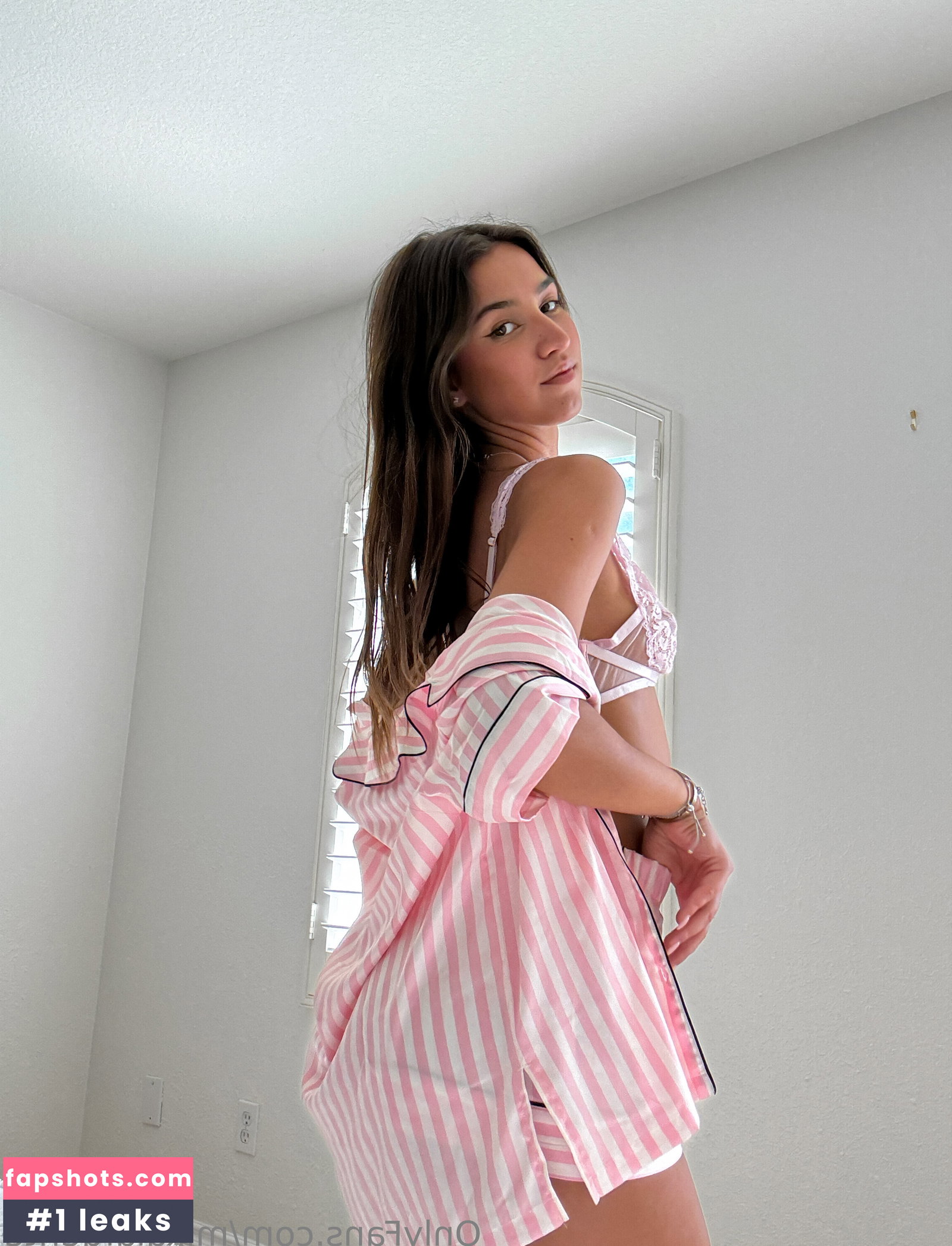 Mikaela Lafuente gallery photo #1386