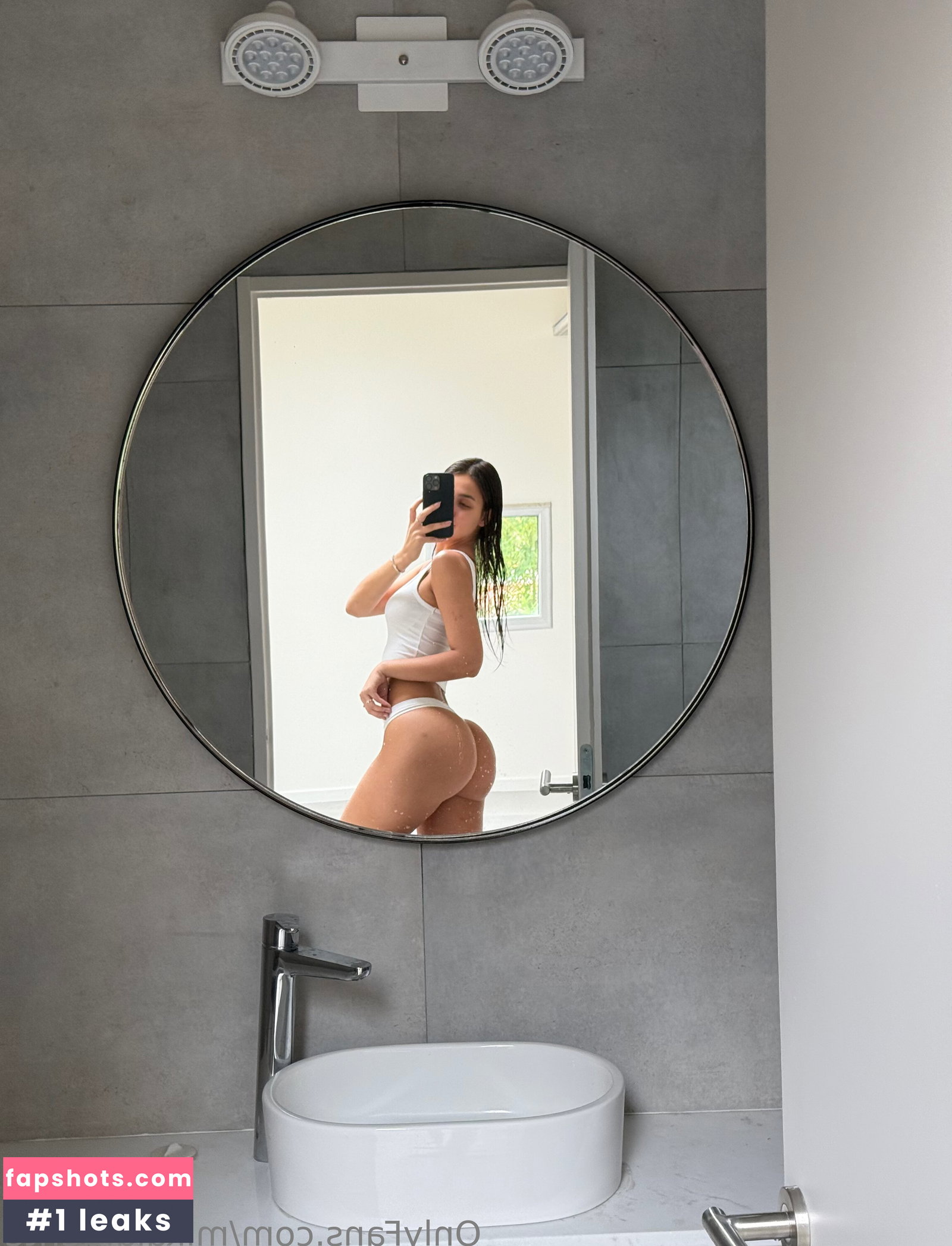 Mikaela Lafuente gallery photo #3272