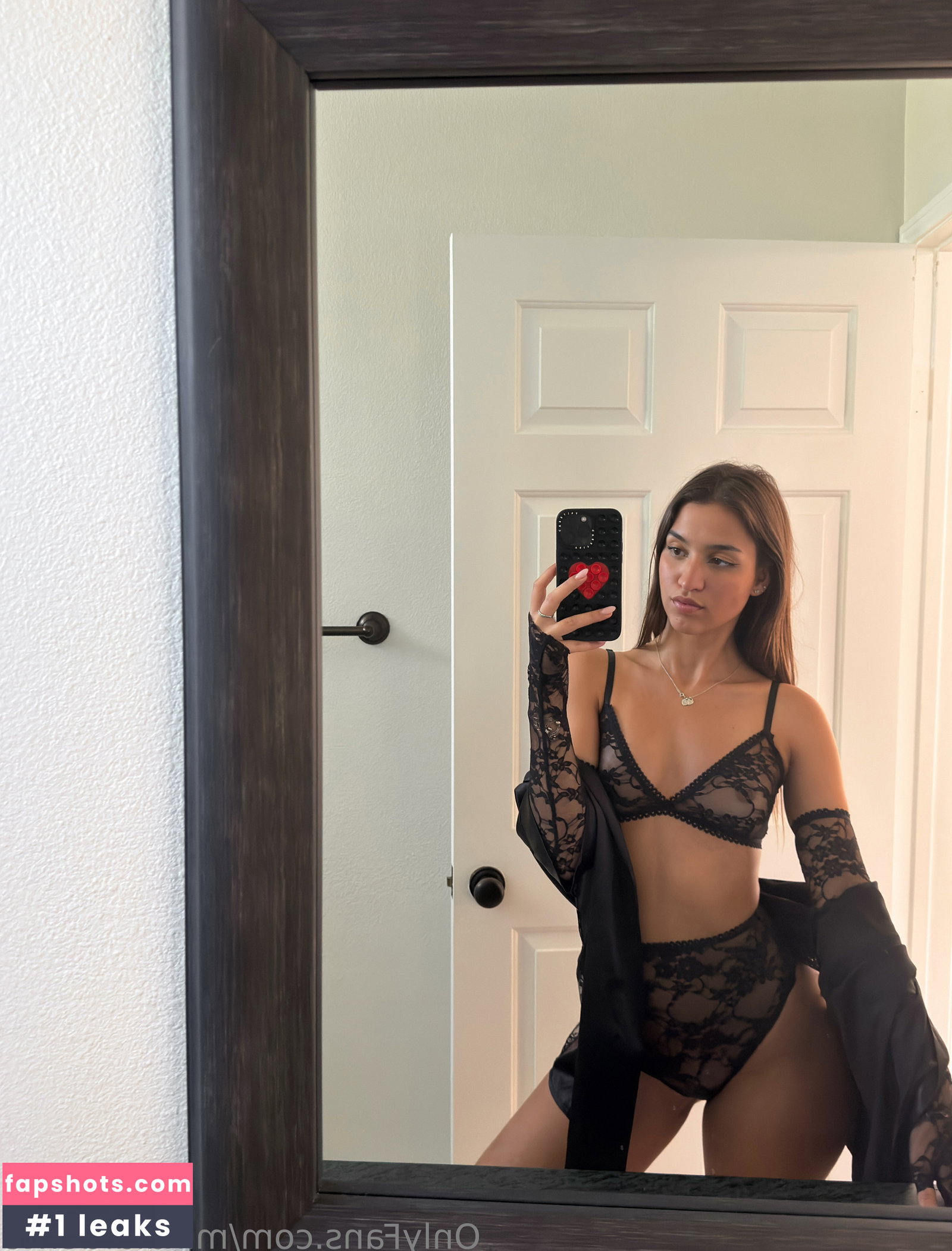 Mikaela Lafuente gallery photo #3685