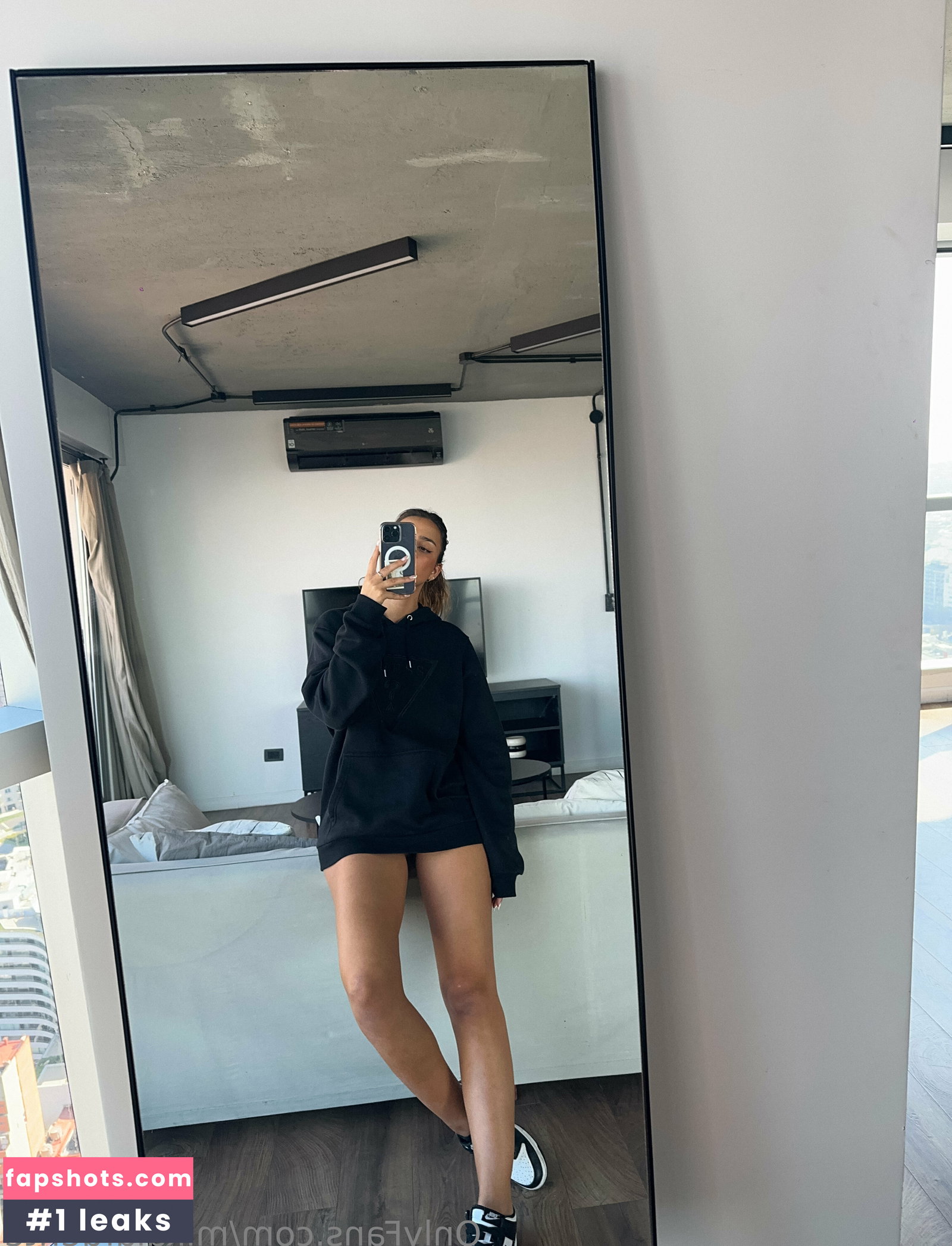 Mikaela Lafuente gallery photo #717