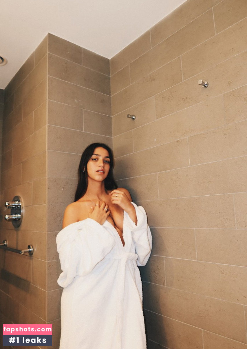 Mikaela Lafuente gallery photo #4197