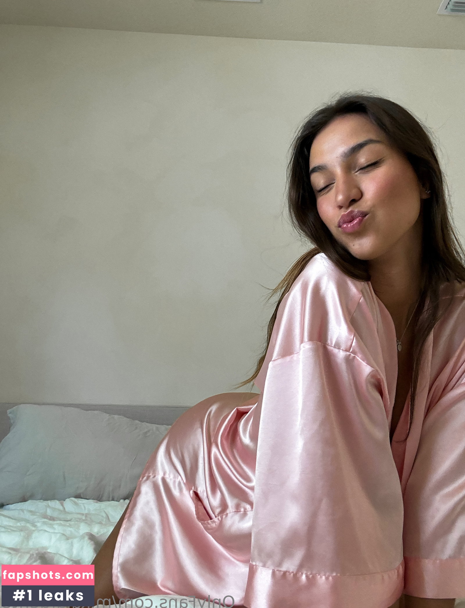 Mikaela Lafuente gallery photo #3759