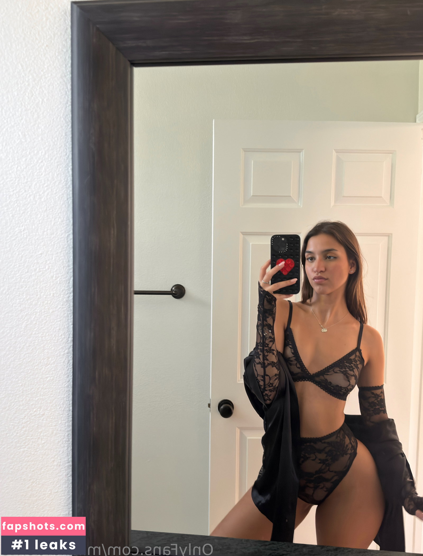 Mikaela Lafuente gallery photo #2838