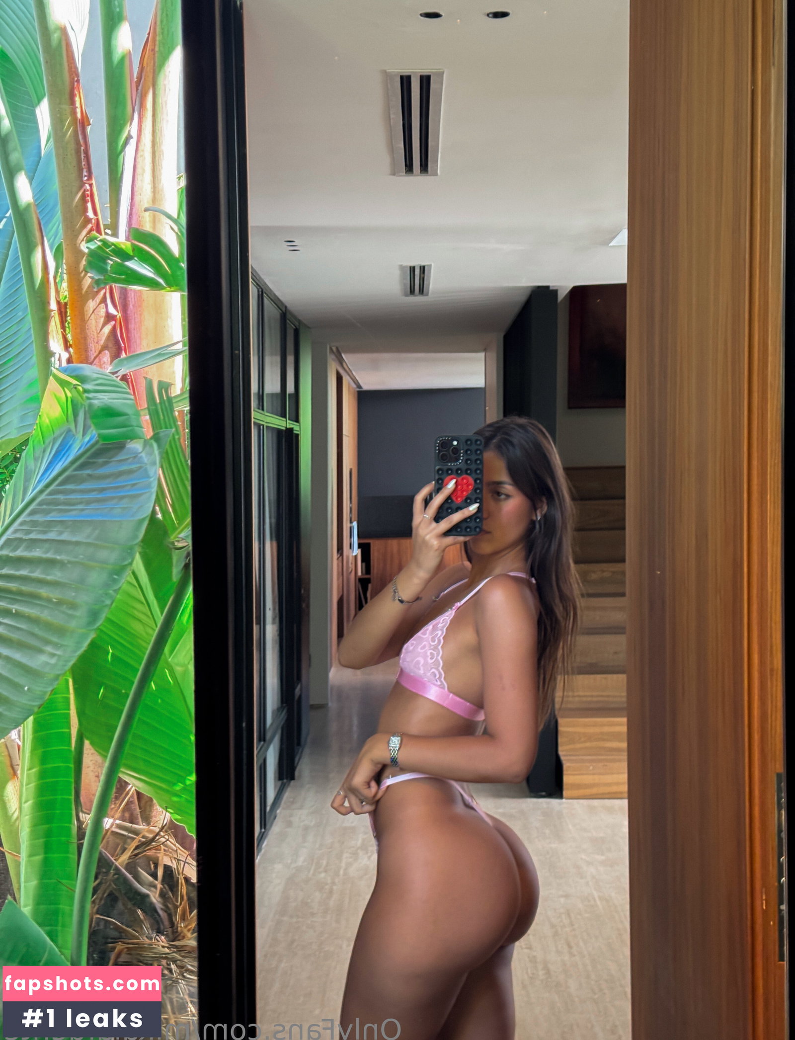Mikaela Lafuente gallery photo #1832