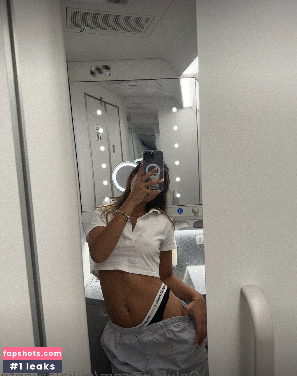 Mikaela Lafuente gallery photo #3543