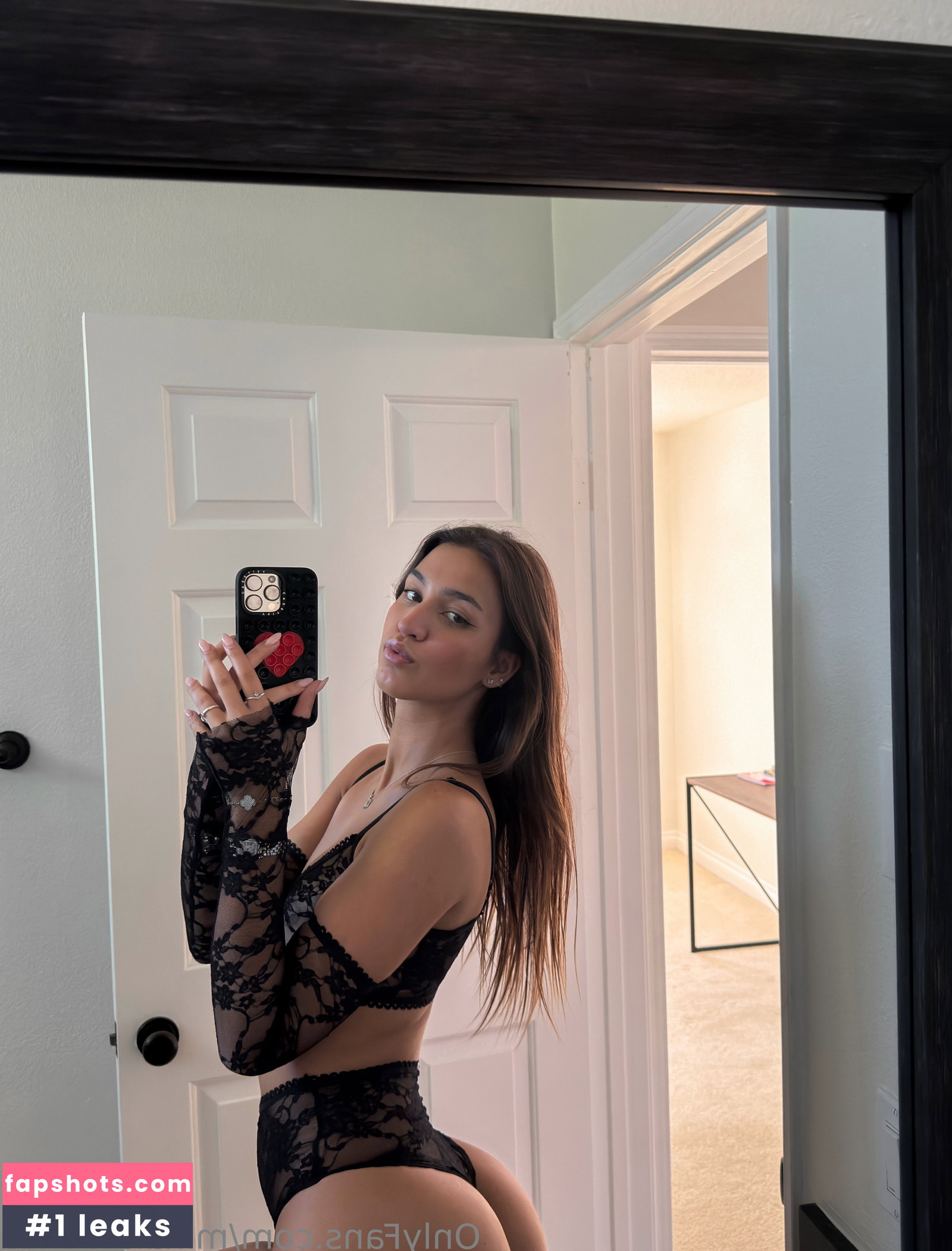 Mikaela Lafuente gallery photo #1724