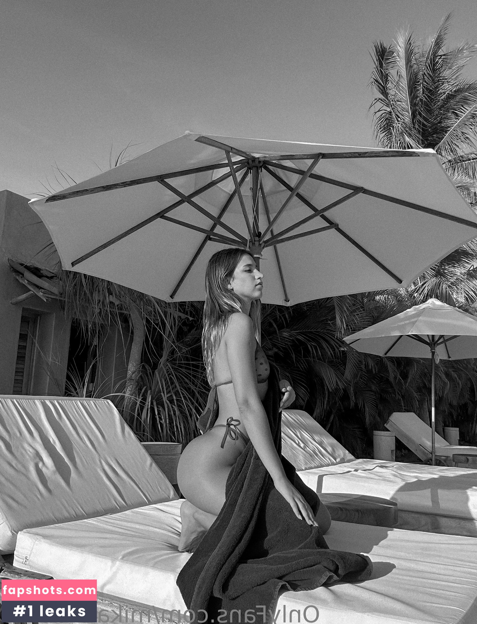 Mikaela Lafuente gallery photo #4572