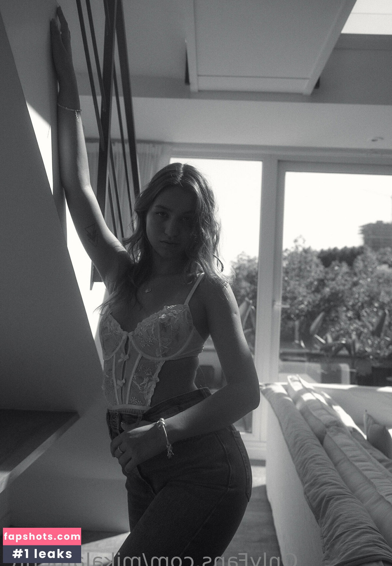 Mikaela Lafuente gallery photo #1545