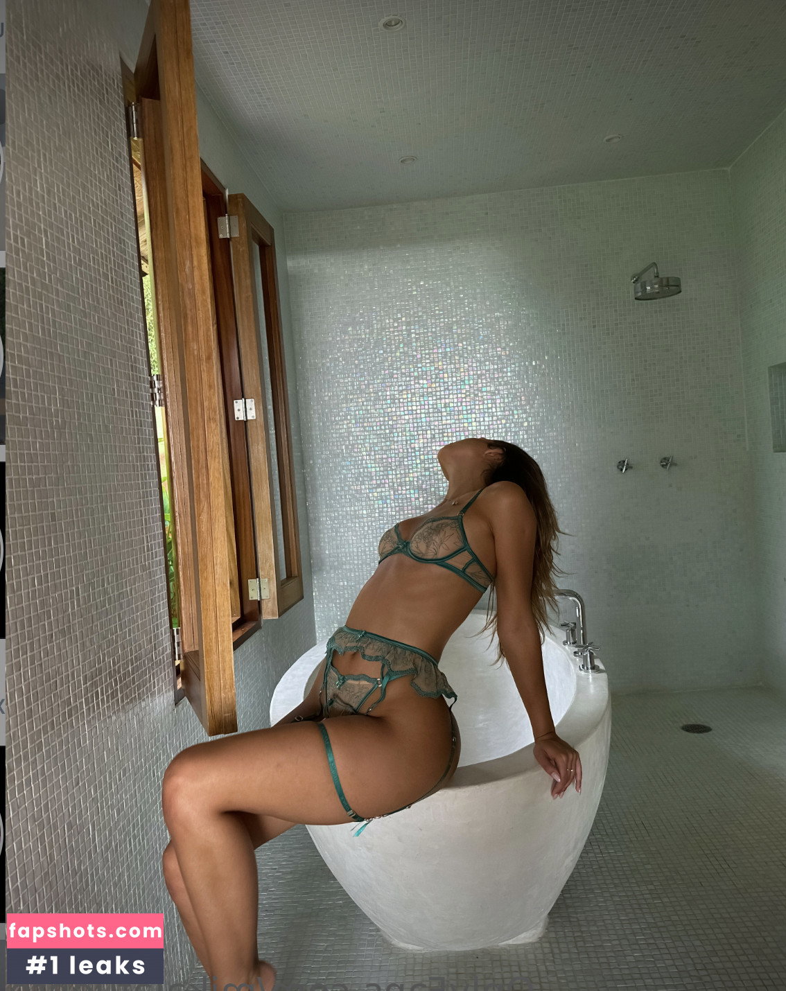 Mikaela Lafuente gallery photo #660