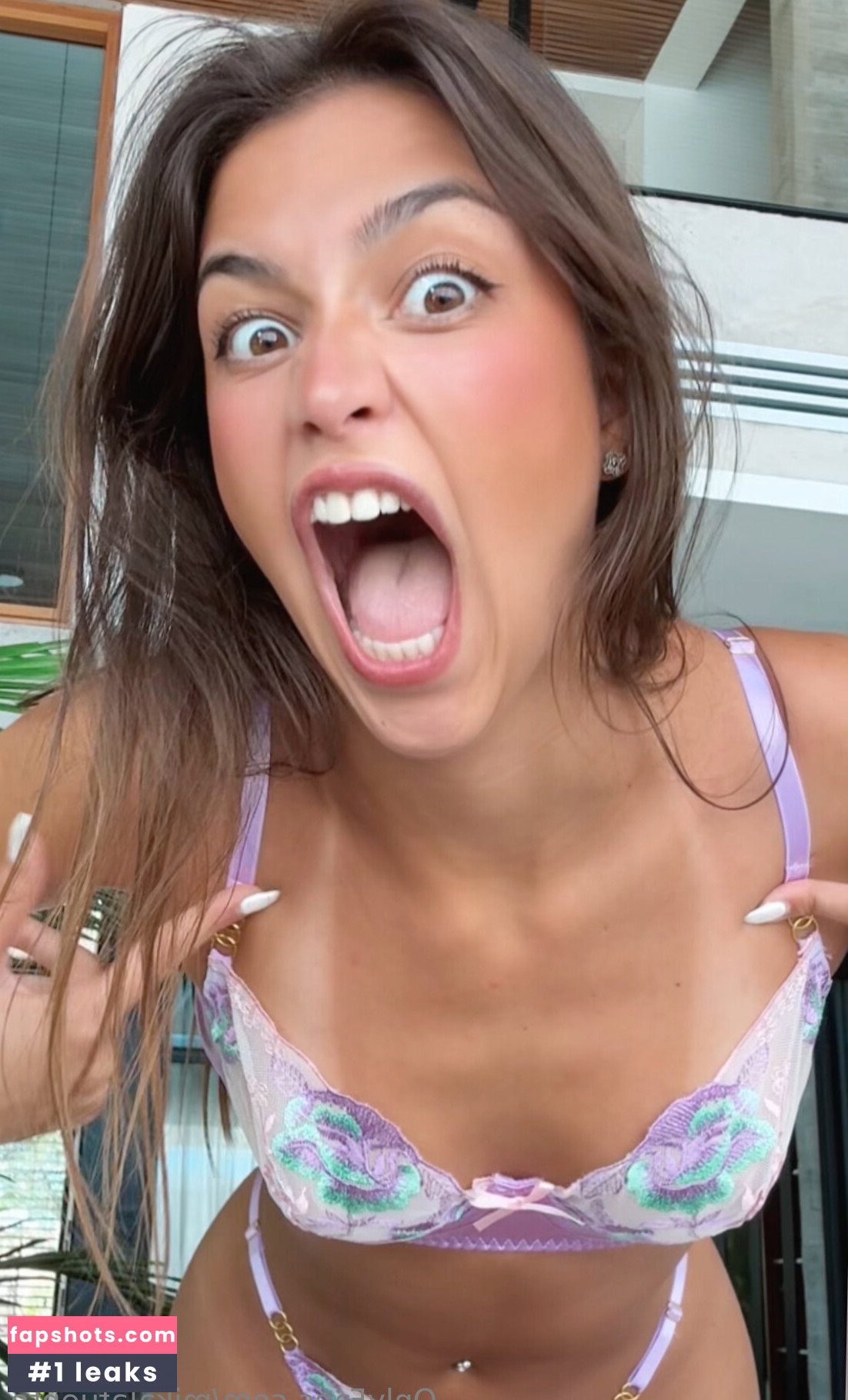 Mikaela Lafuente gallery photo #1859