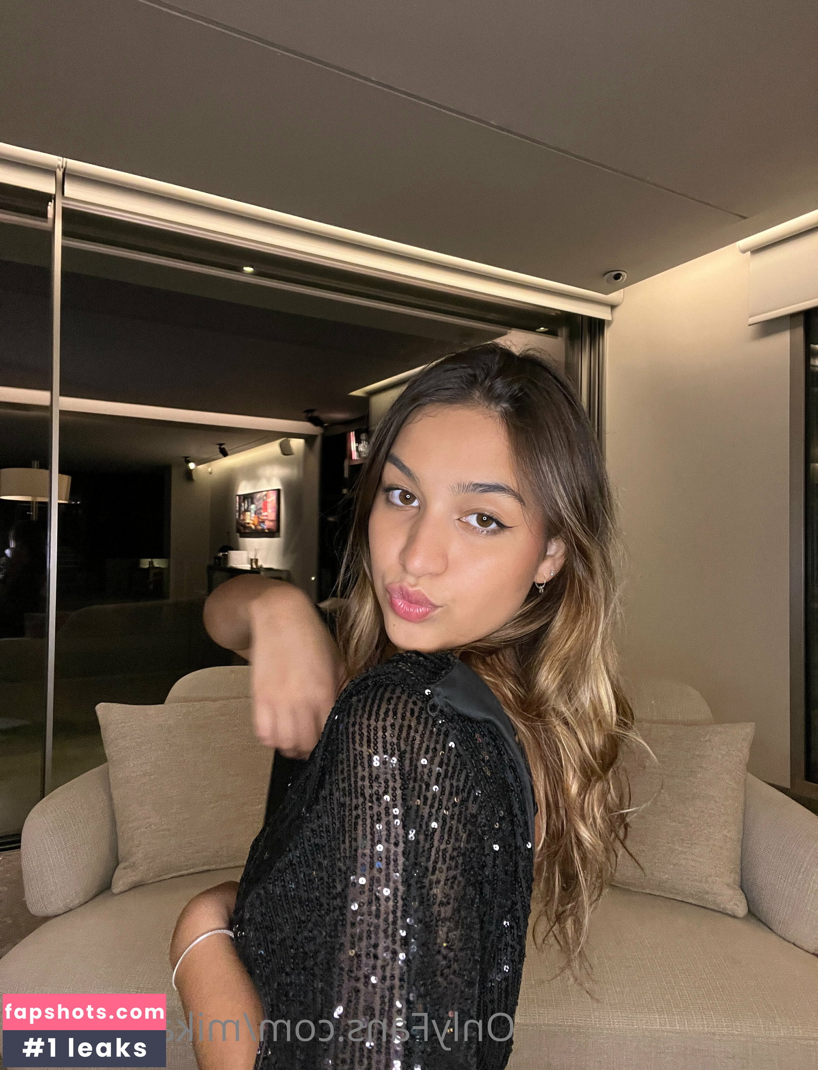 Mikaela Lafuente gallery photo #4113