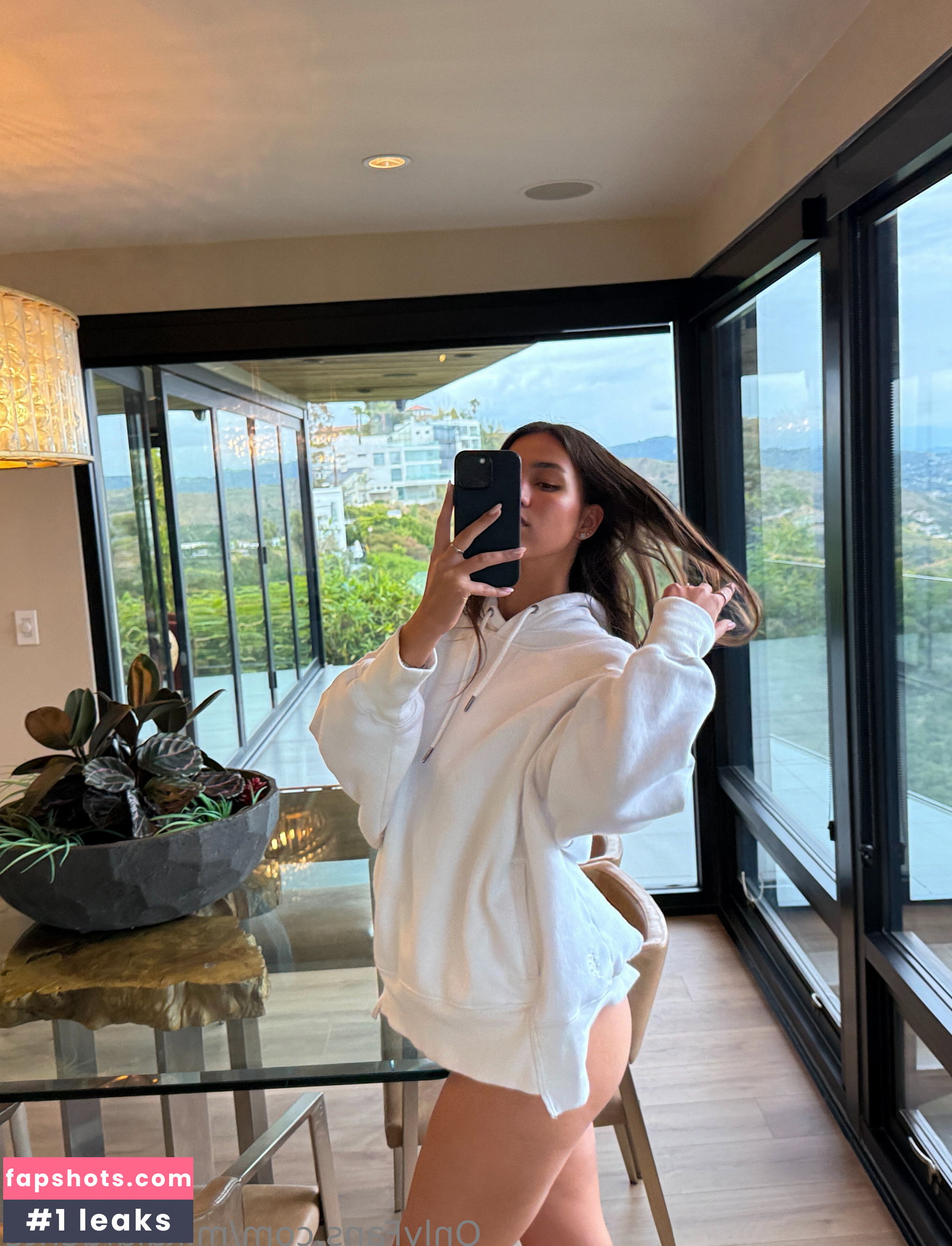 Mikaela Lafuente gallery photo #4678