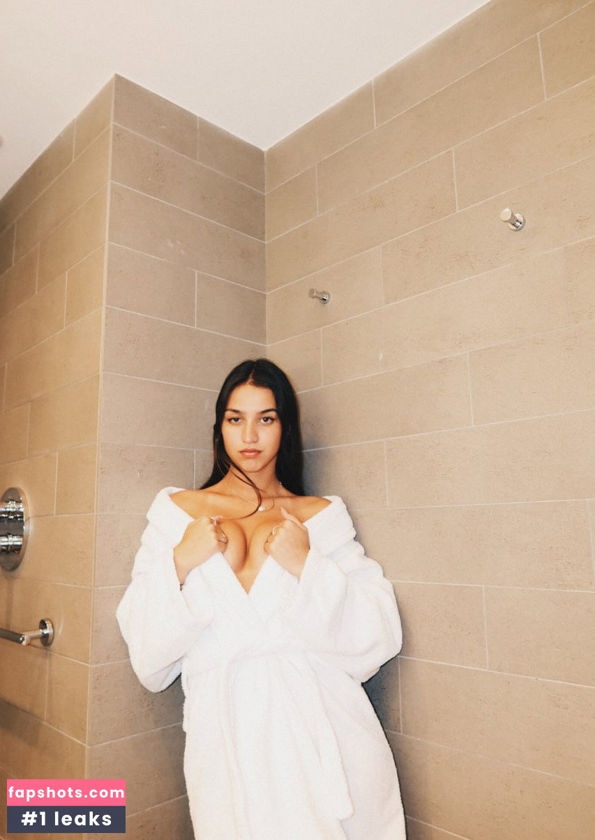 Mikaela Lafuente gallery photo #4021