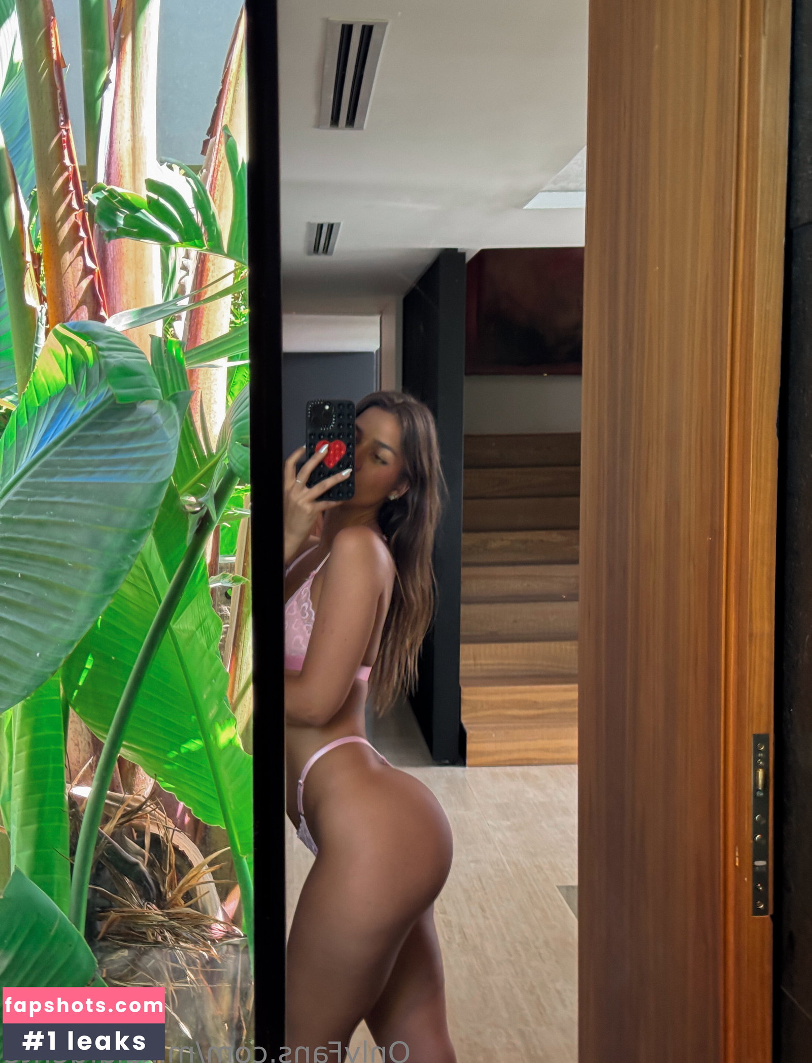 Mikaela Lafuente gallery photo #3693