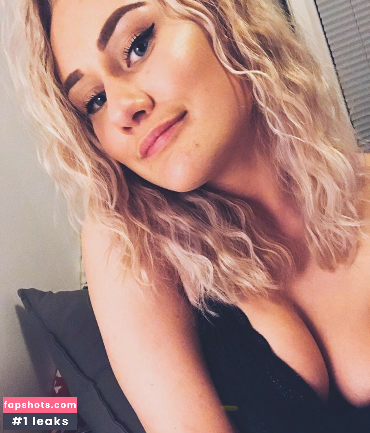 Mikaela Laziiie Nude Leaks OnlyFans Photos #10 - LeakJerk