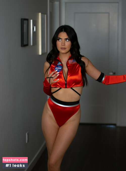 Mikaela Pascal gallery photo #1657