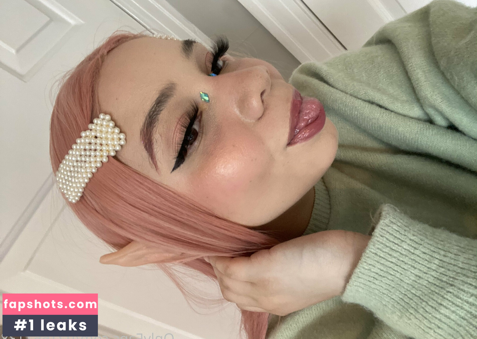 Mikaela Spielberg gallery photo #8