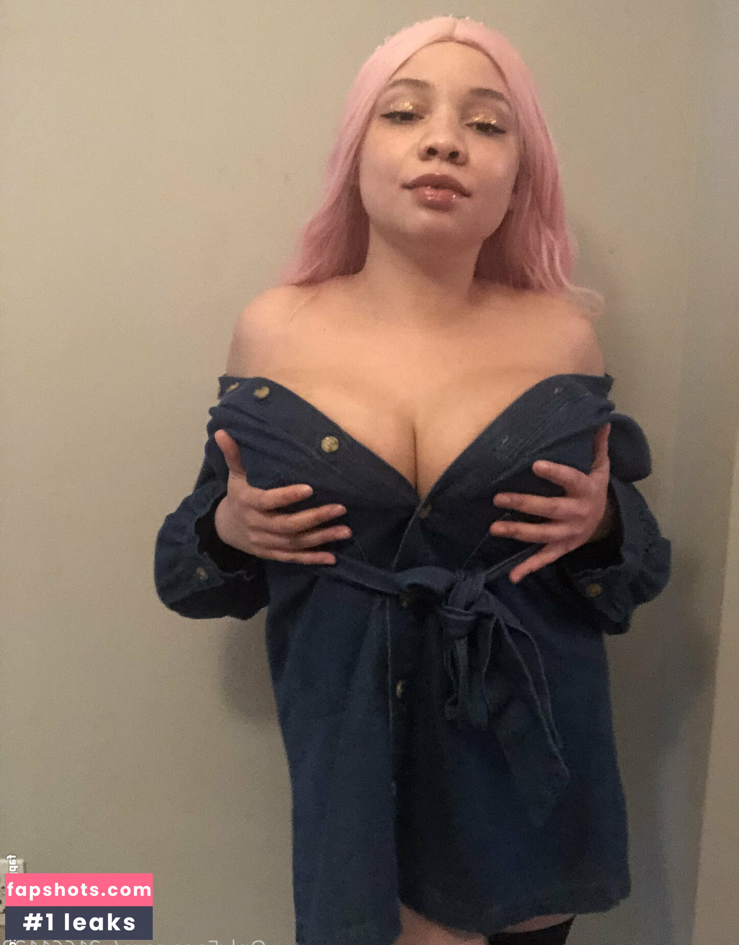 Mikaela Spielberg gallery photo #78