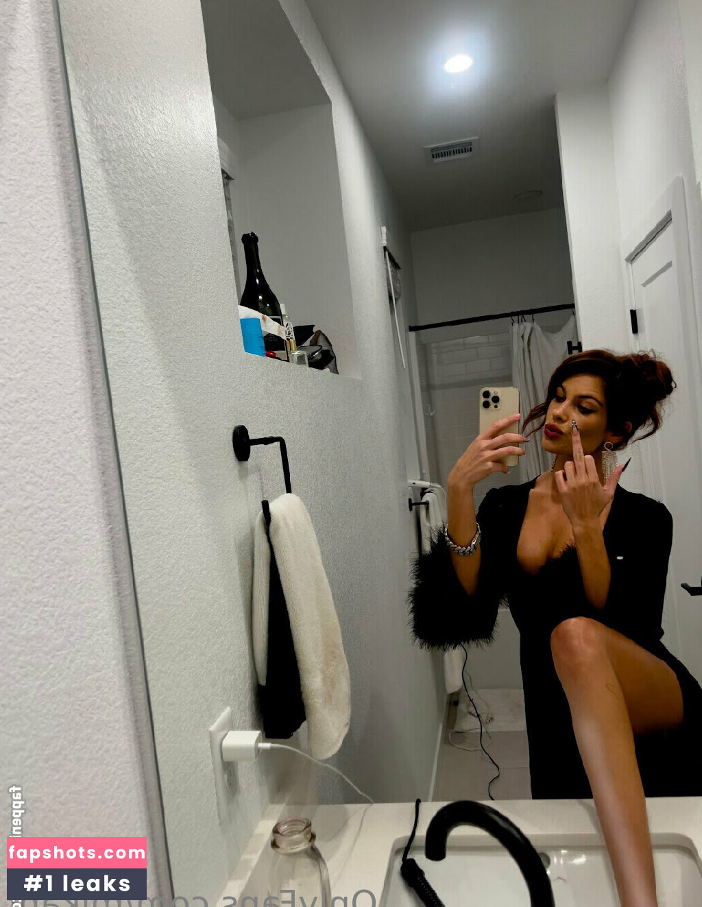 mikahl gallery photo #30