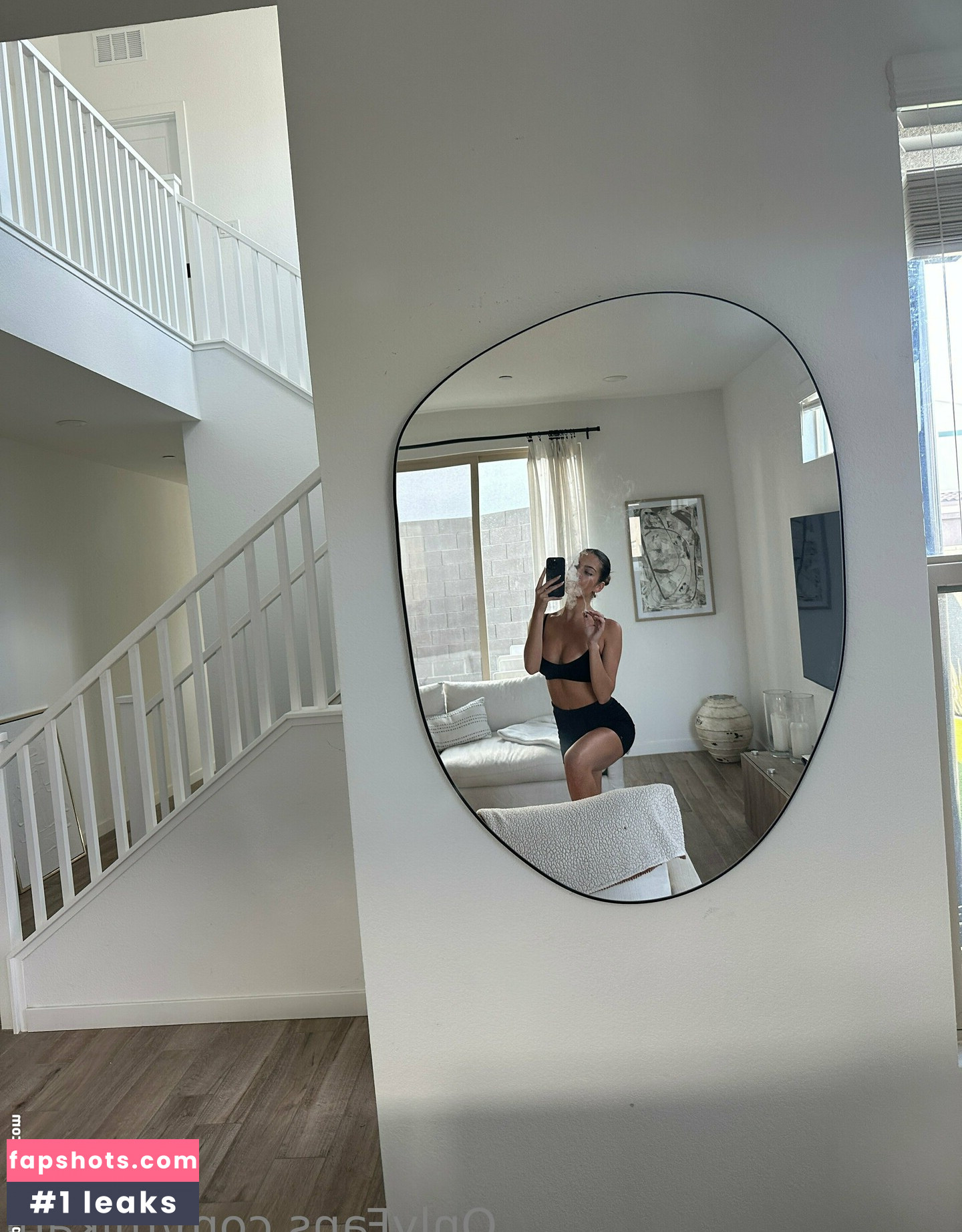 mikahl gallery photo #4