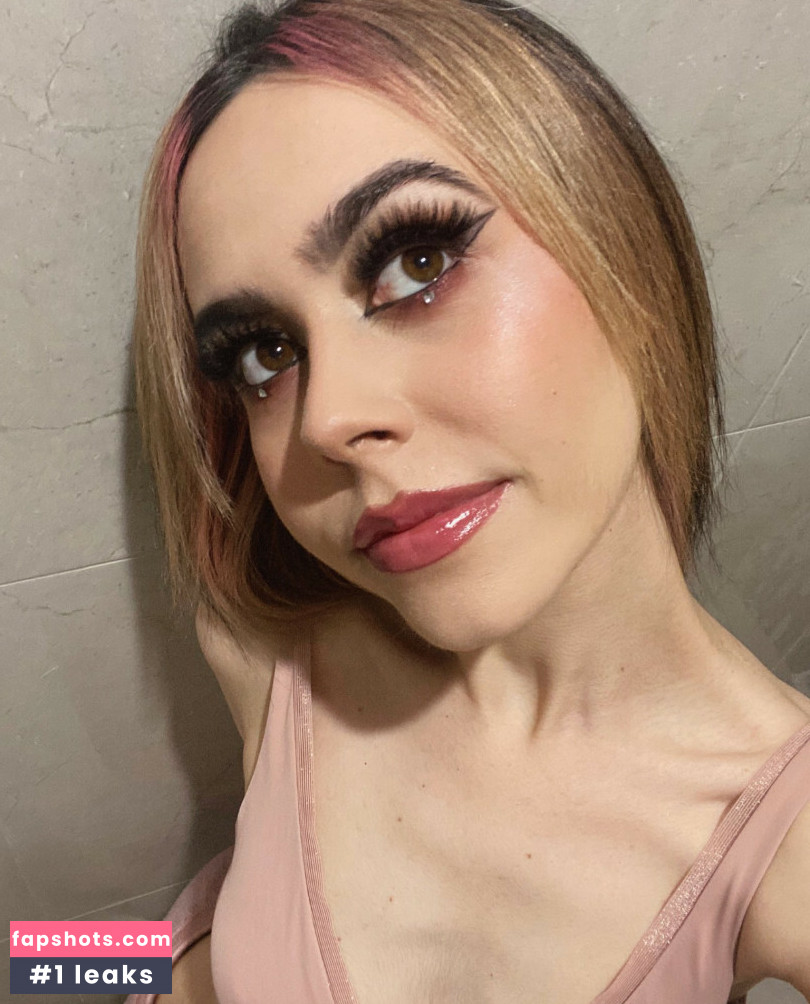 Mikaila Delgado gallery photo #9