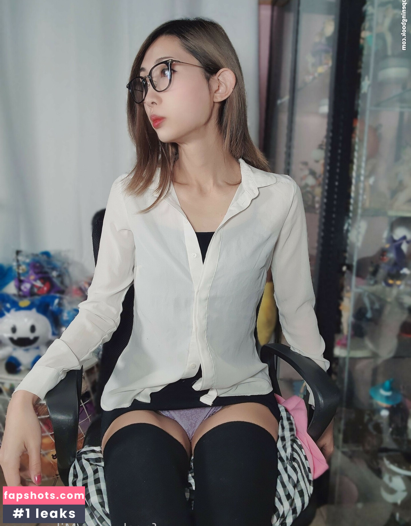 MikanCos Nude Leaks OnlyFans Photos #11 - LeakJerk