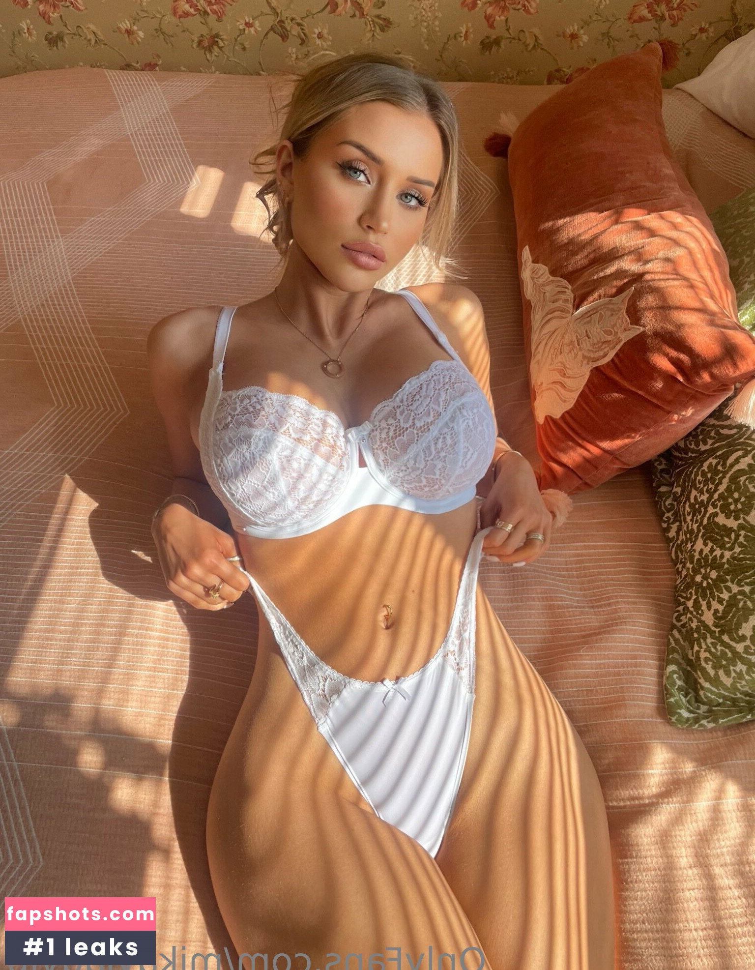 Mikayla Demaiter gallery photo #2873
