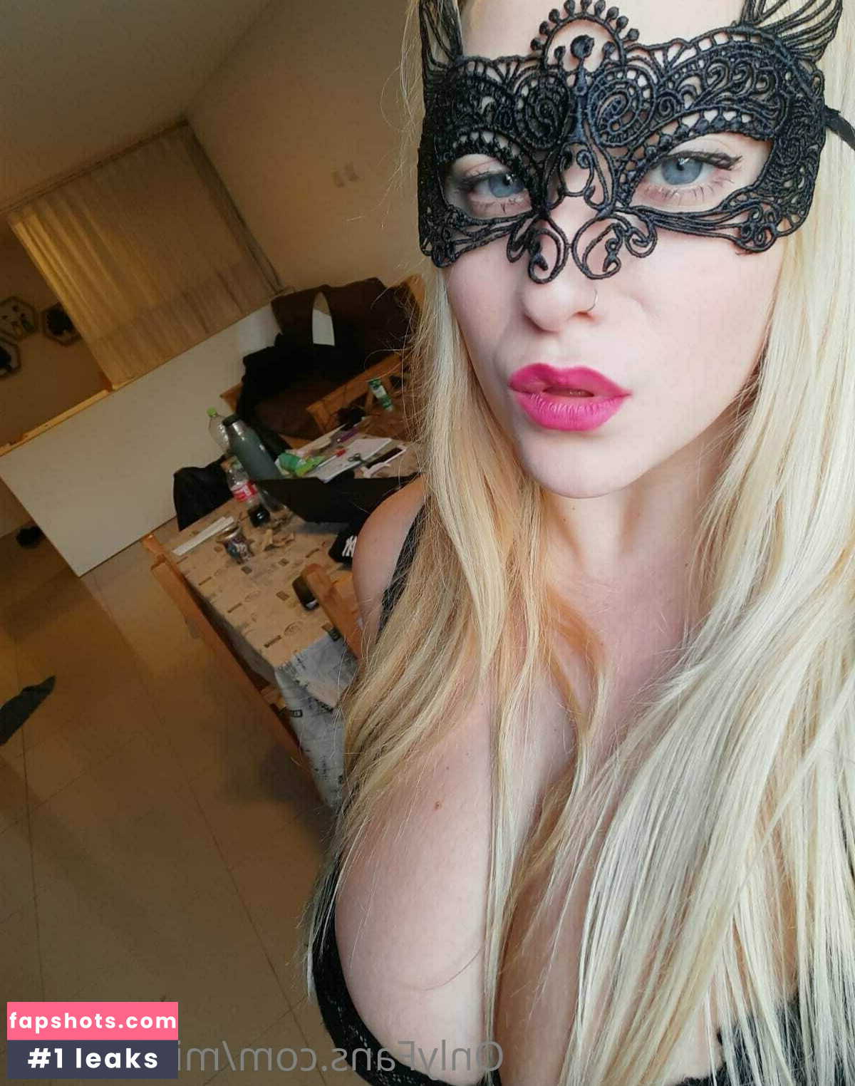 mikhelaxxx gallery photo #3