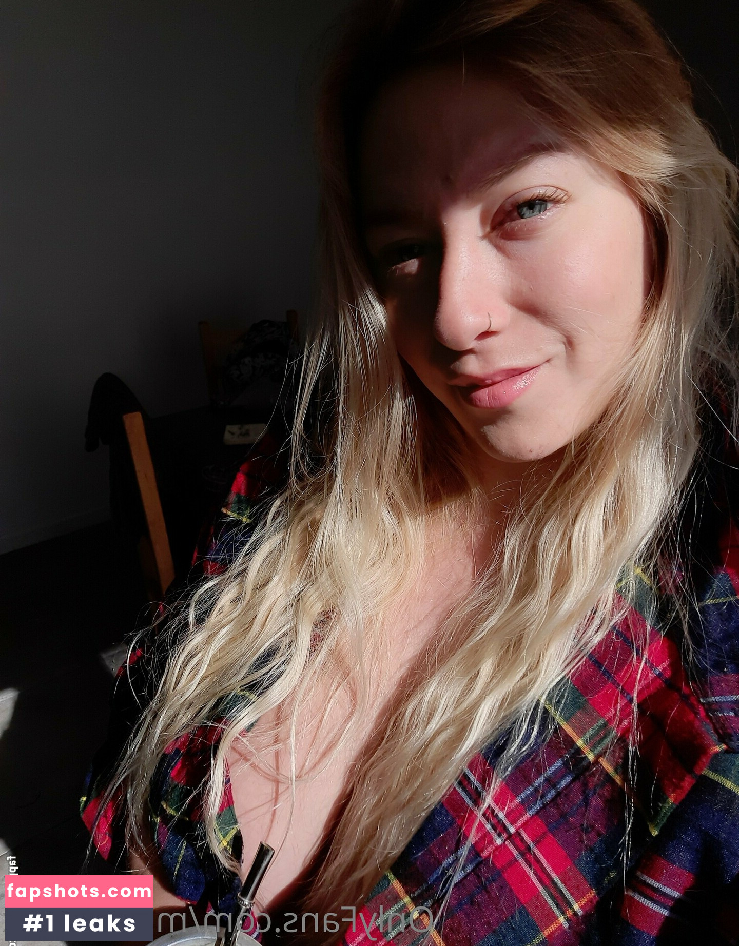 mikhelaxxx gallery photo #30