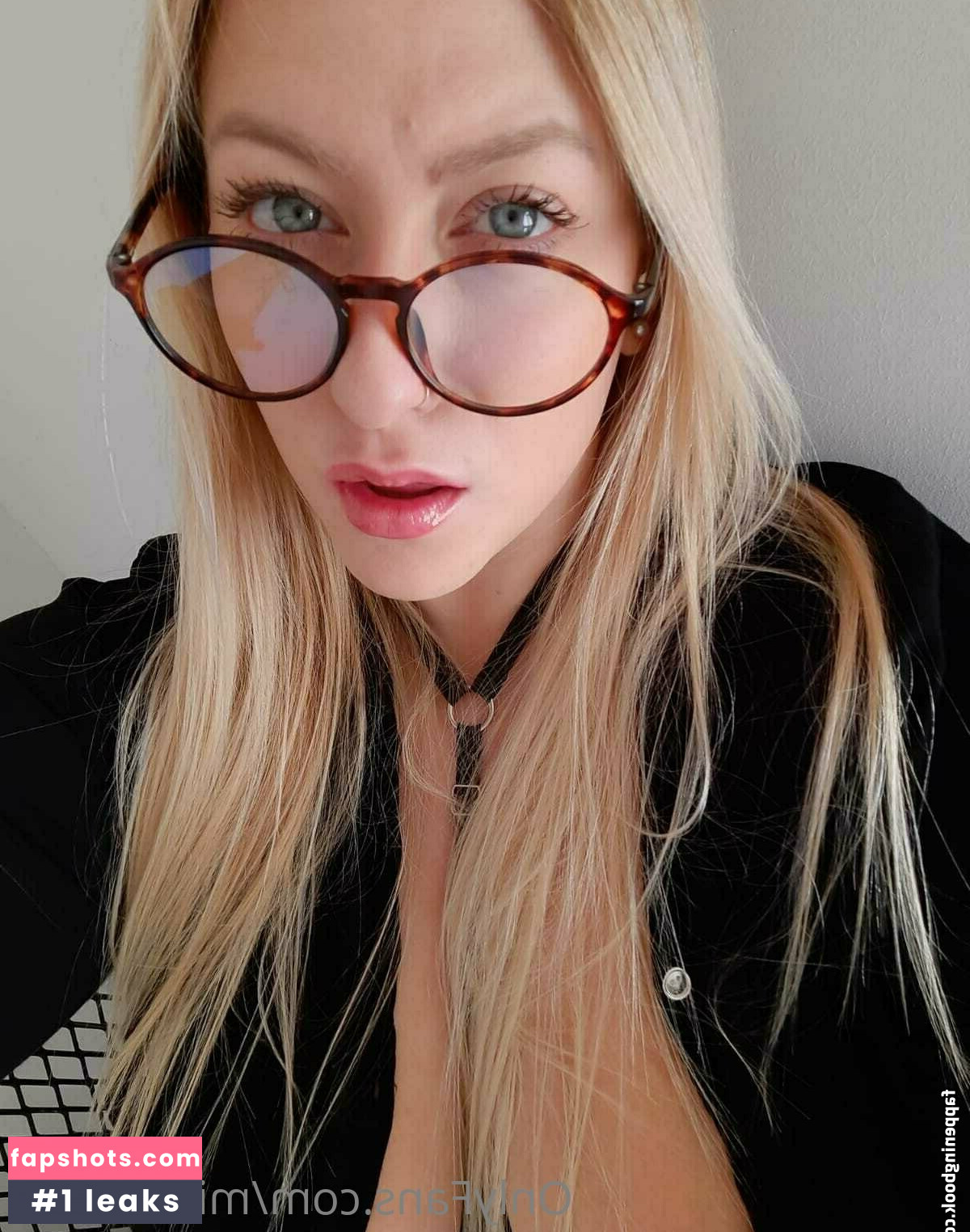 mikhelaxxx gallery photo #7