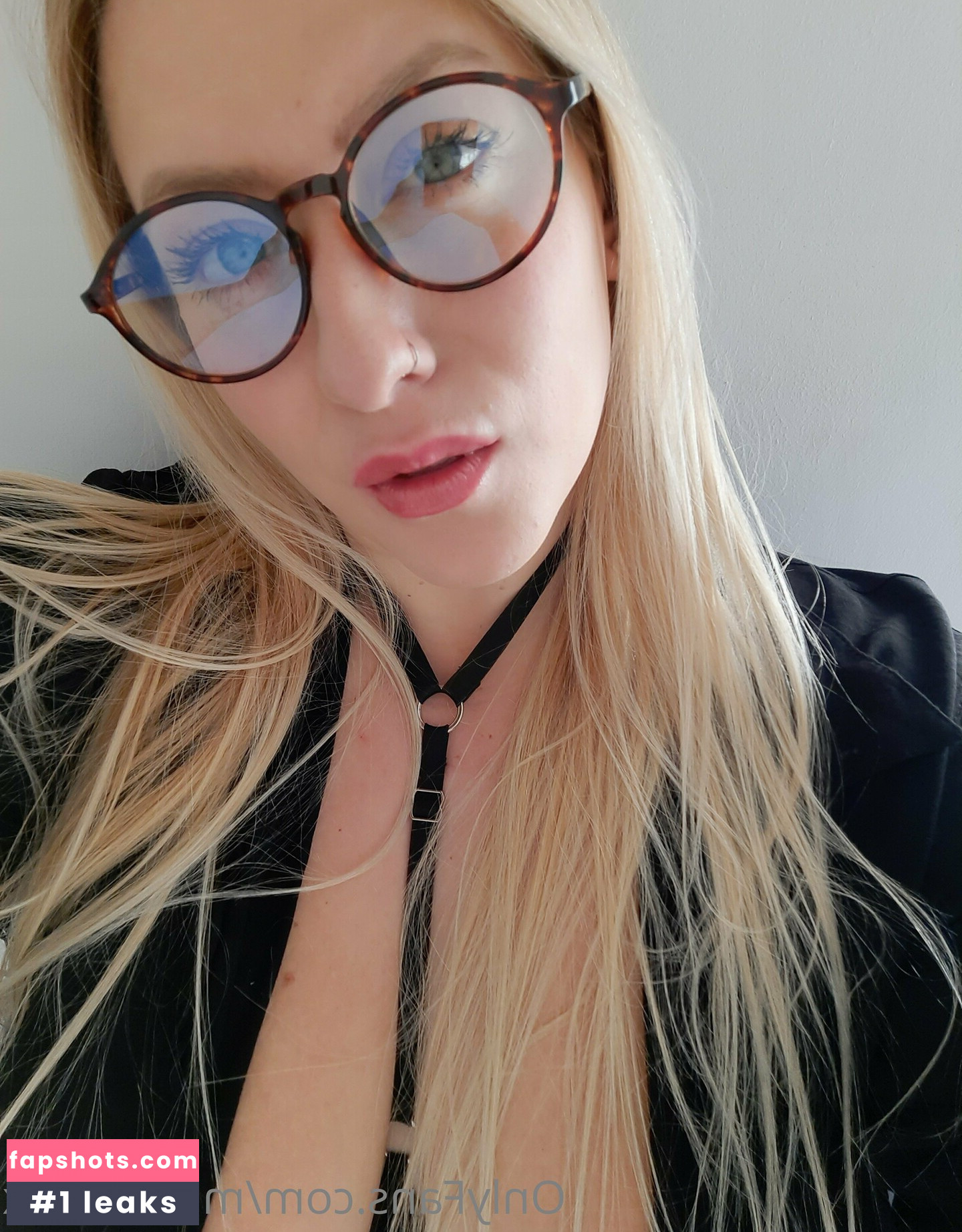 mikhelaxxx gallery photo #9