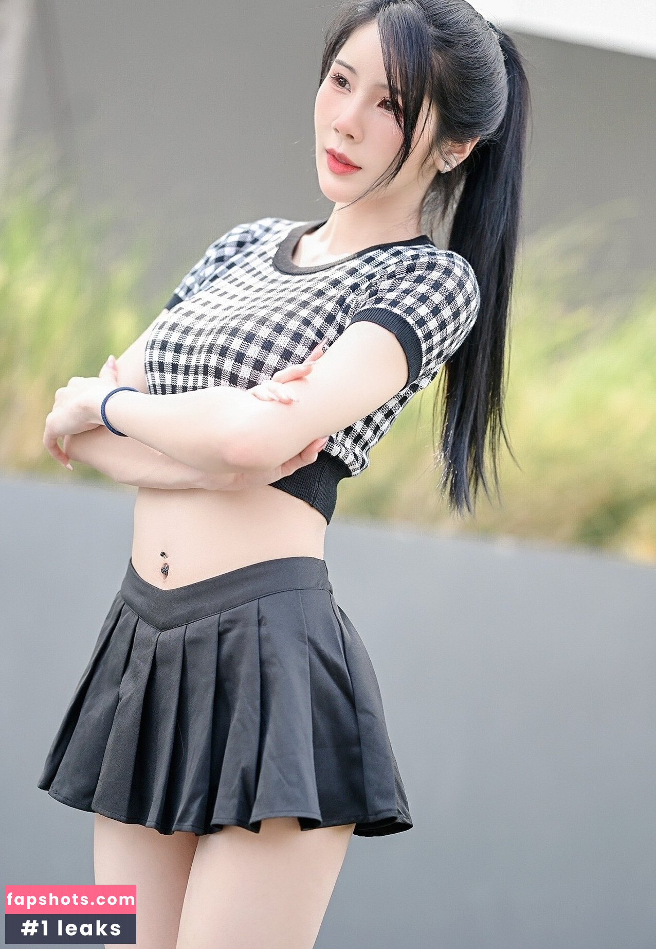 Mikipraiya nude babe gallery