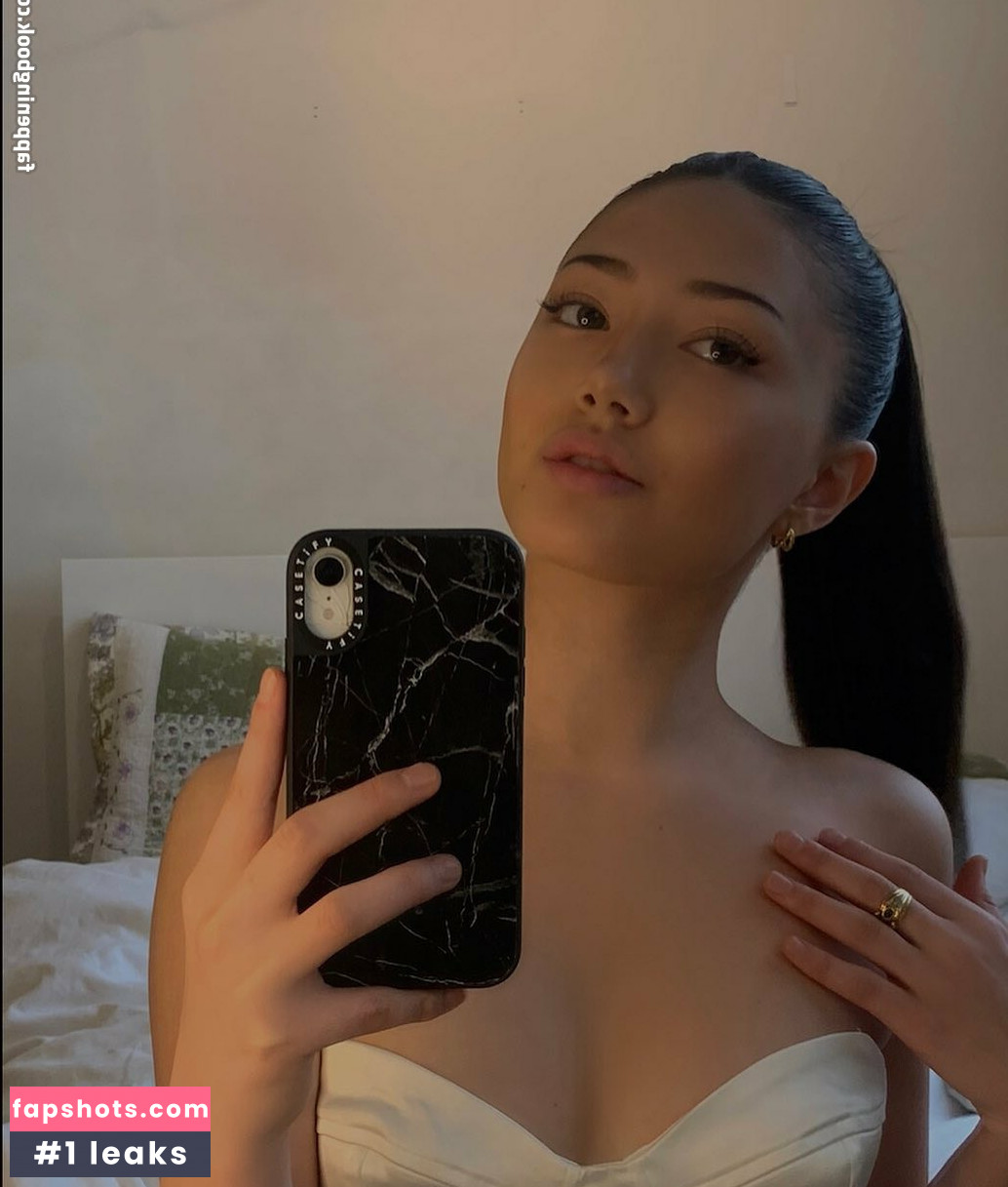 Miku Martineau gallery photo #5