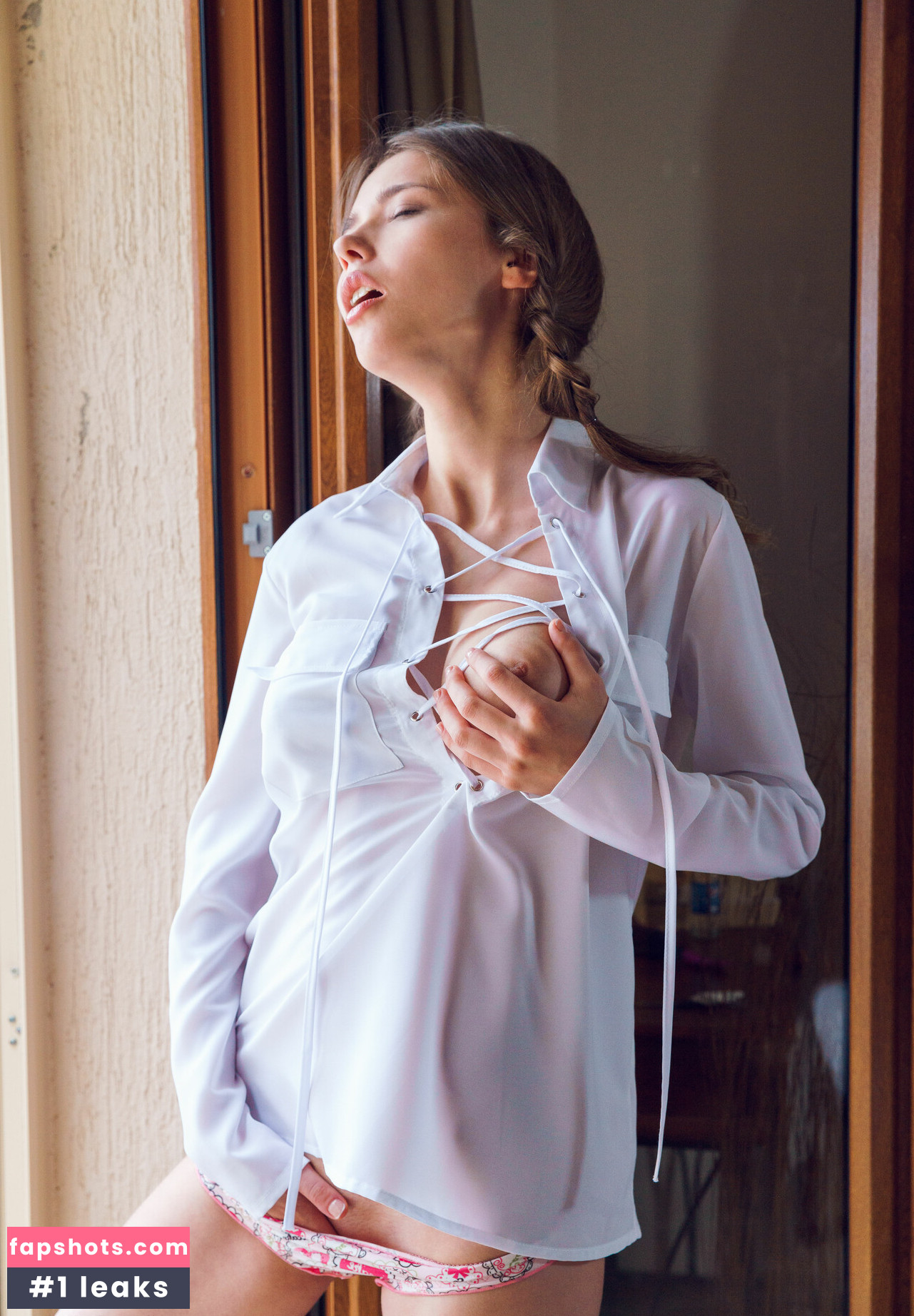 Mila Azul gallery photo #1735