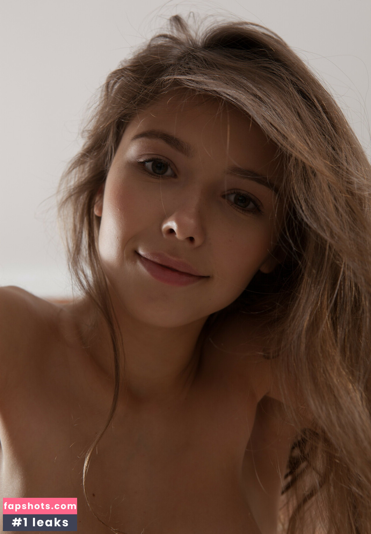 Mila Azul gallery photo #2085