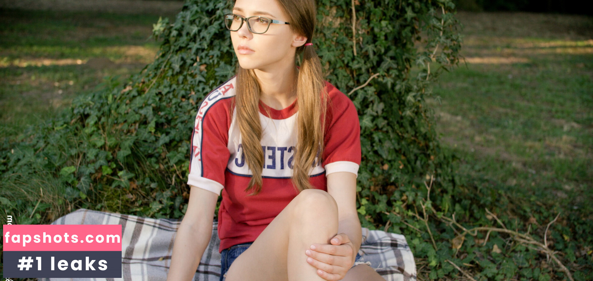 Mila Azul gallery photo #2170