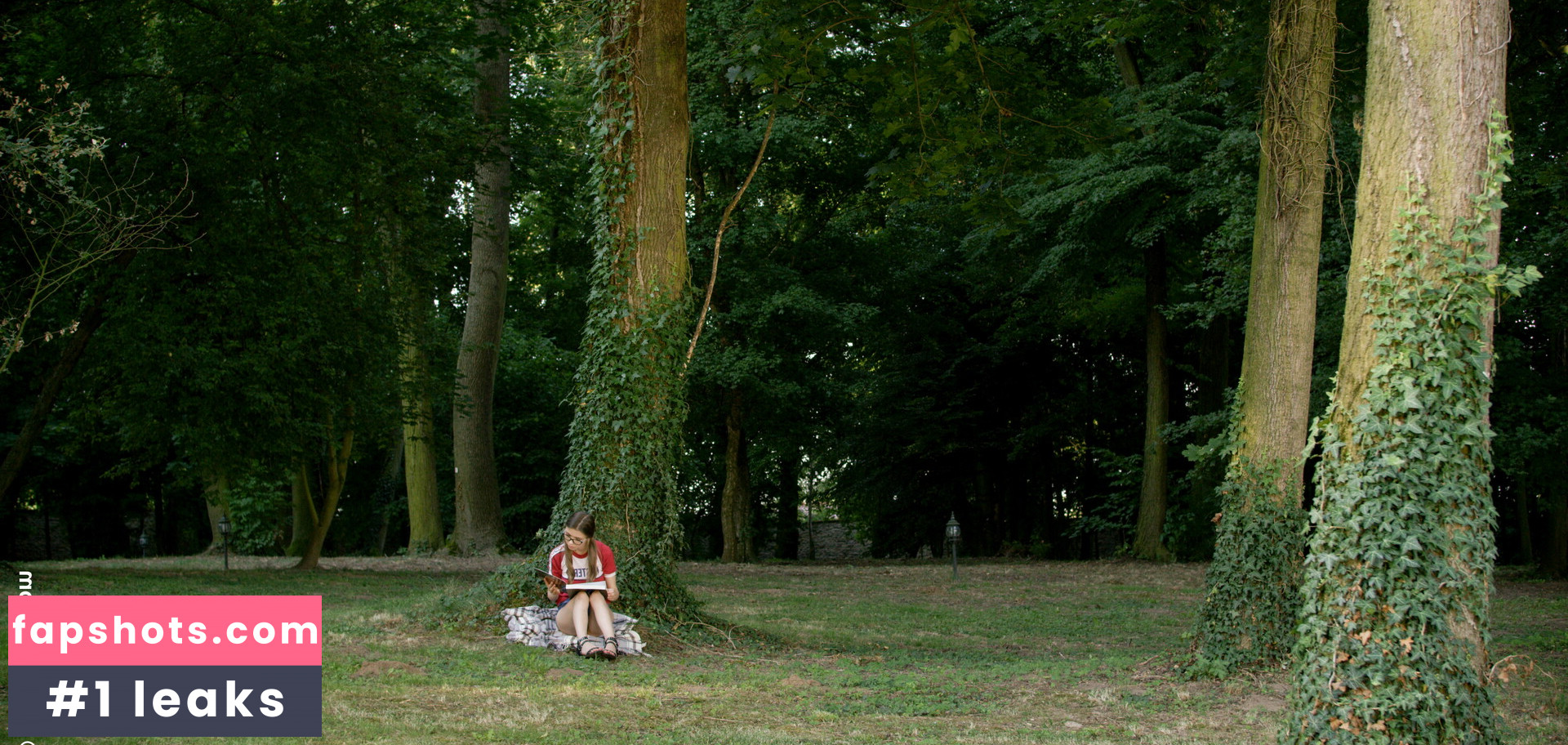 Mila Azul gallery photo #2175