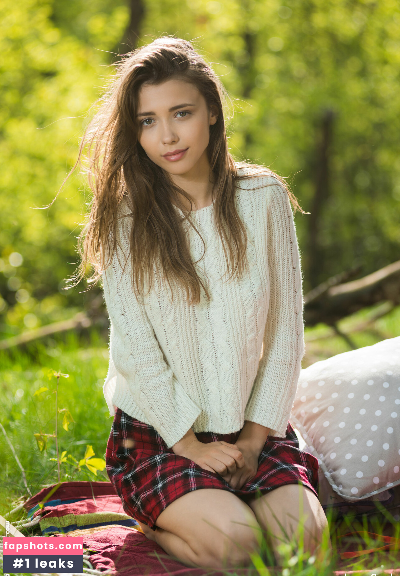 Mila Azul gallery photo #2188