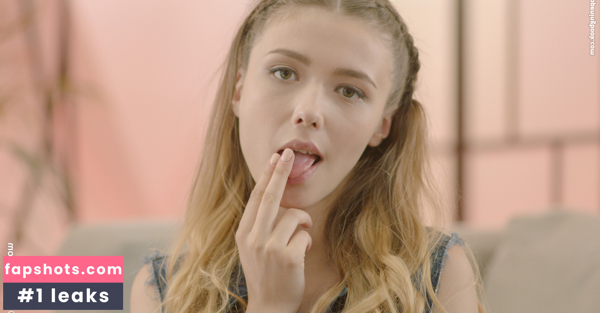 Mila Azul gallery photo #2891