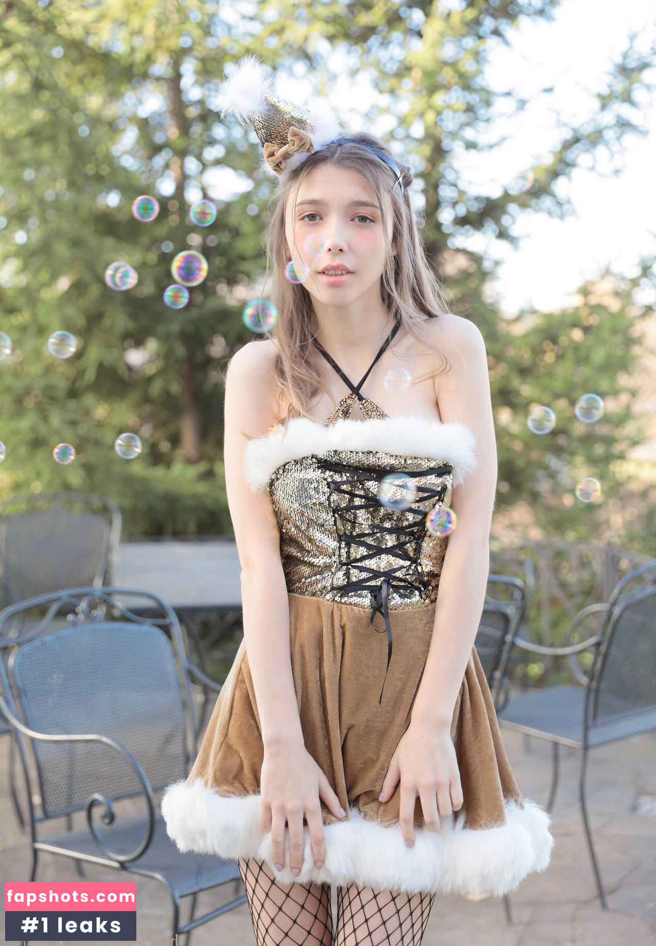 Mila Azul gallery photo #4095