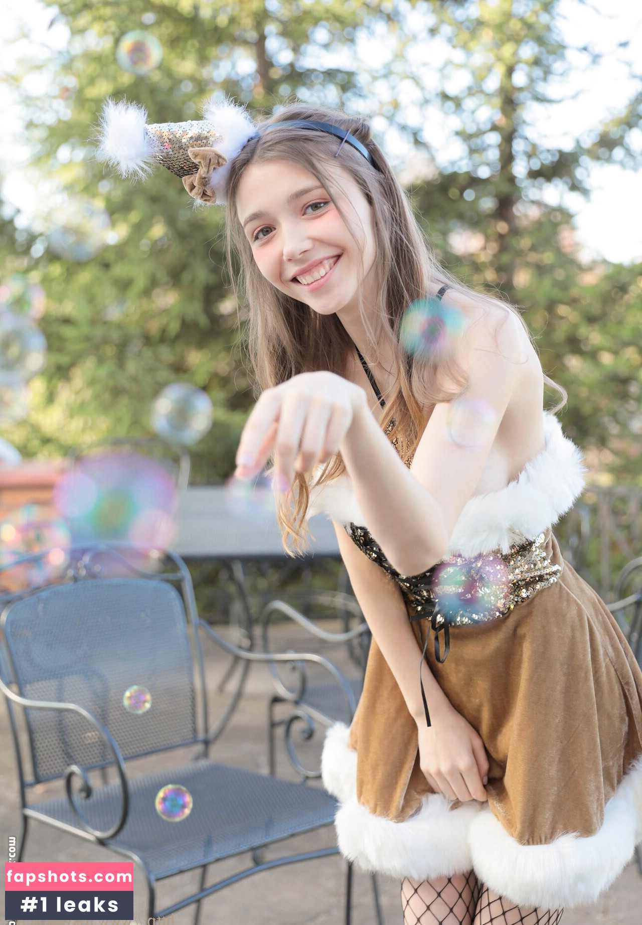 Mila Azul gallery photo #4099